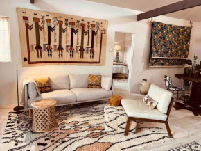 CASA TUA SANTA FE - NM Farmhouse Sanctuary Soaking Room 1 acre private